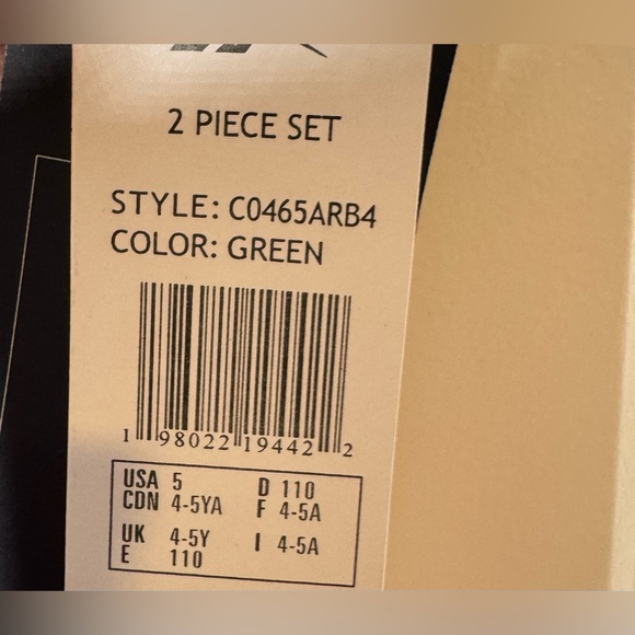 Reebok size 5 two piece athletic shirt and matching shorts set - Picture 4 of 5